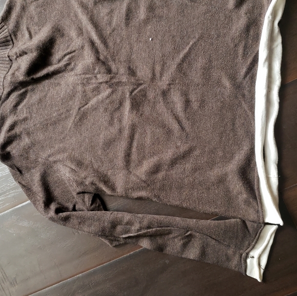 Sweater - Picture 8 of 8